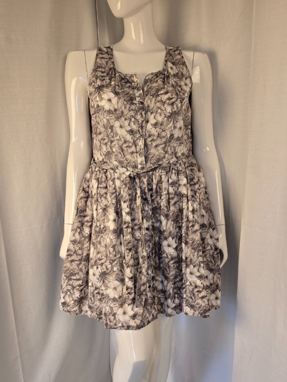 GAP Button Front Sleeveless Grey and White Floral Summer Dress with Belt Size 12